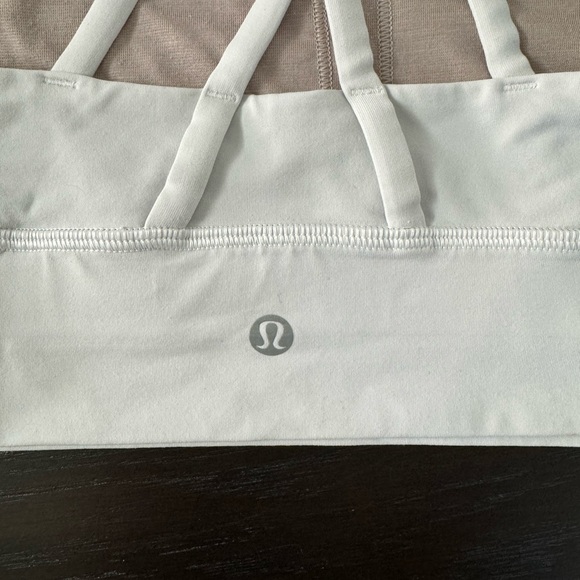 Size 8 White Lululemon Energy Longline Bra Medium Support - Picture 6 of 6